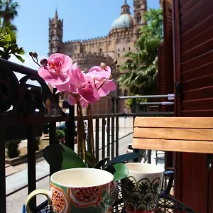 Alle Absidi Della Cattedrale , Palermo Italia